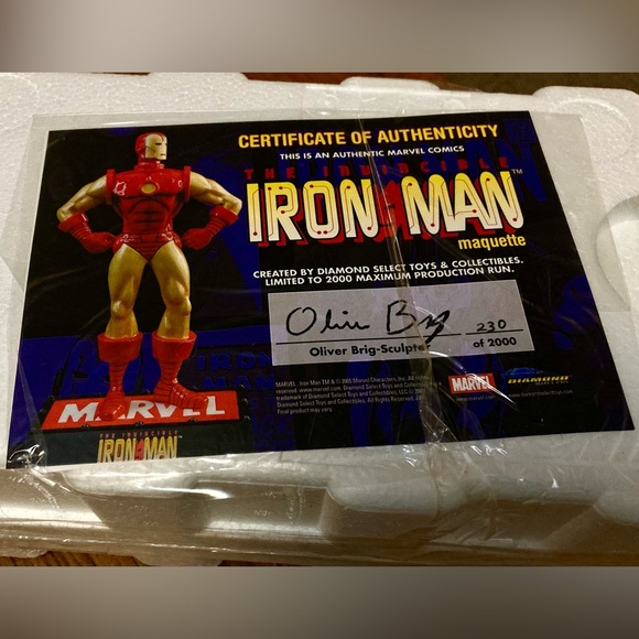New-Marvel Iron Man Figure in Red and Yellow-never opened. - Picture 6 of 6